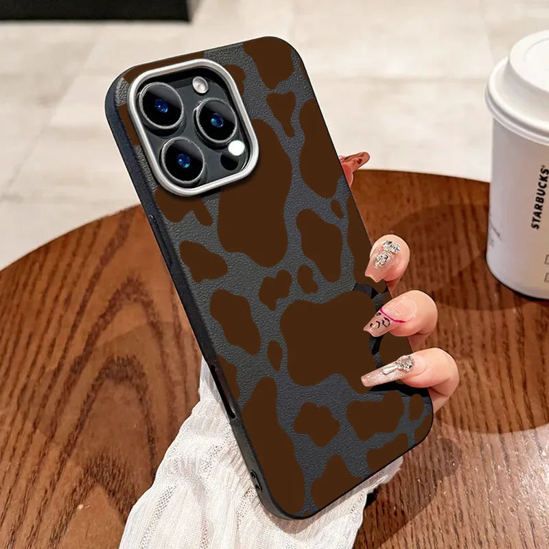 Für iPhone 17 Hülle, brauner Kuh-Druck, Litschi-Muster, Handyhülle für iPhone 16 Pro Max 15 14 13 12 11 XS X XR 7 8 Plus 16E Air Cover