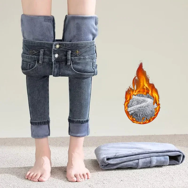Winter Dame Plüsch Thermische Schmale Gerade Bein Jeans Mädchen Schnee Warme Casual Denim Hosen Frauen Klassische Koreanische Fleece Hosen