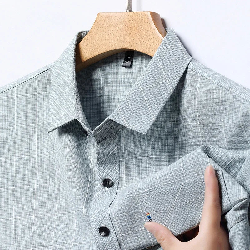 Neues, kurzärmliges, bedrucktes Business-Casual-Hemd für Herren mit Faltenbeständigkeit, kein Bügeln, bequemes, vielseitiges Oberteil für die ganze Saison