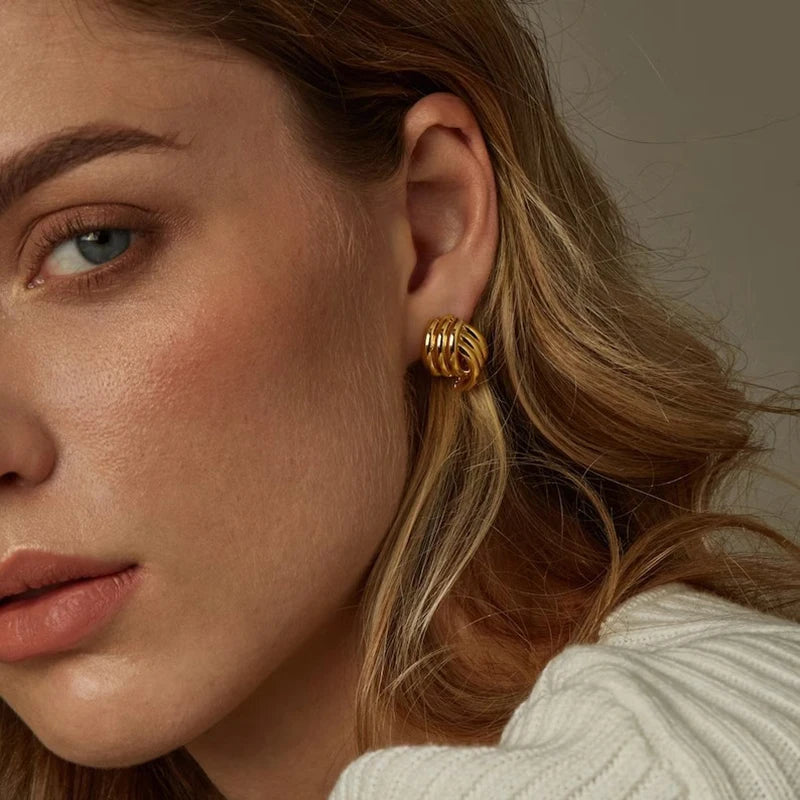 Mode Glänzende Drei-Schicht Strukturierte Kreuzung Knoten Ohrringe für Frauen Gold Farbe Kupfer Legierung Ohrring Vintage-Schmuck Geschenke