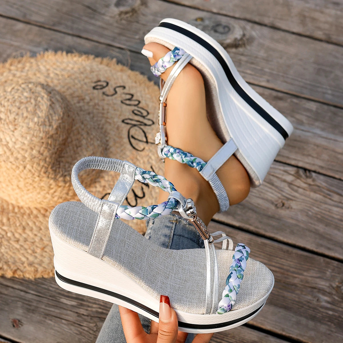 Damen Metallschnallen-Slipper Flache Plateau-Flip-Flops Schuhe Sommer Strand Sandalen Mode Neue Lässige Offene Zehen Slides