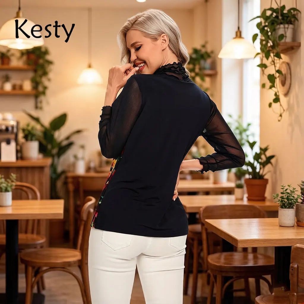 Damen-Bluse mit Blumenmuster, schwarz, hoher Kragen, lange Ärmel, mit Strass-Detail und Rüschenbesatz, elegantes Freizeithemd