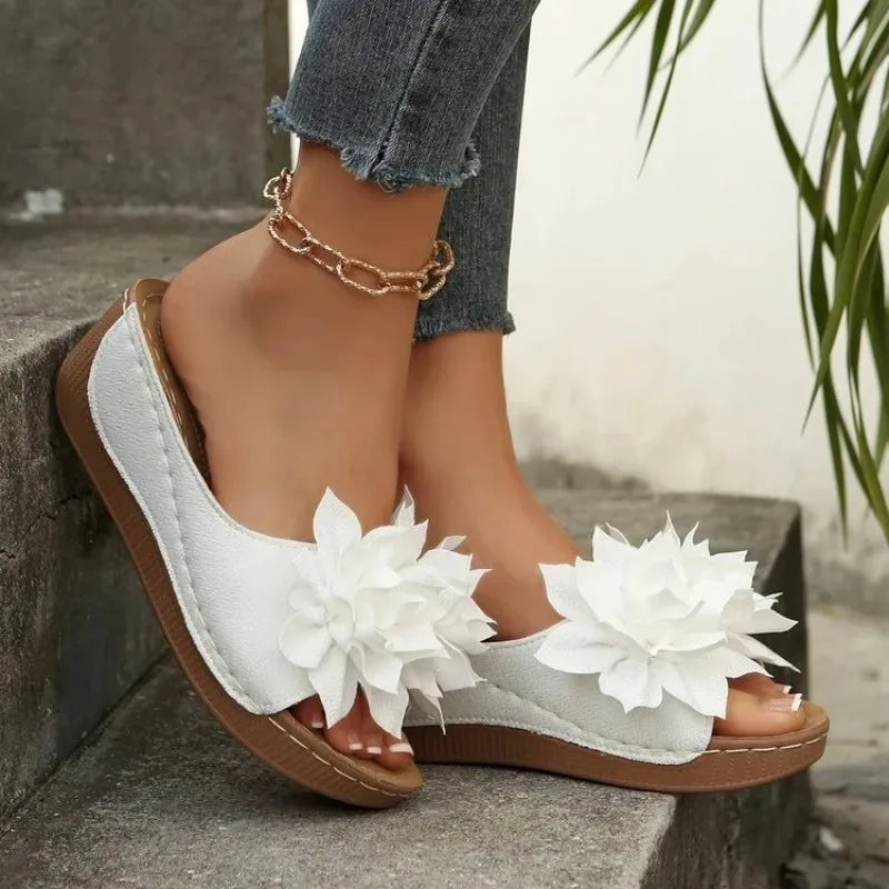 2026 Sommer Damen Grüne Blumen-Keilsandalen mit offener Zehenpartie, bequeme, atmungsaktive Freizeitschuhe für draußen, rutschfeste Sohle