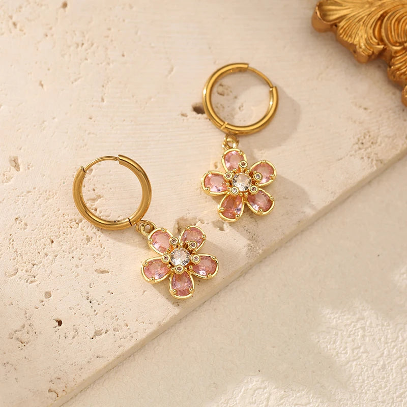 EILIECK Trendige Damen-Ohrringe mit Blumenmuster und rosa Zirkonia, Edelstahl, wasserabweisend, für den Alltag, Schmuck, Geschenk für Damen