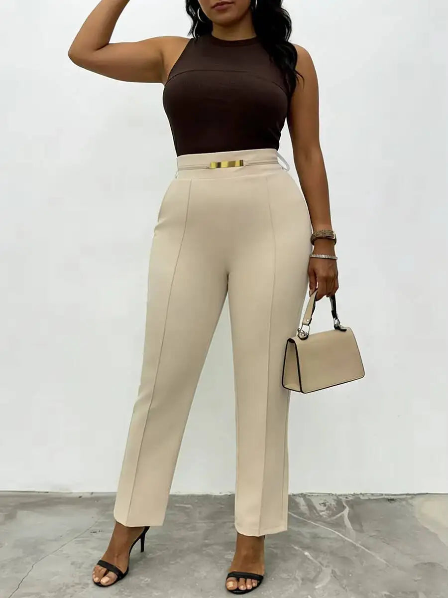 Damen Plus Size Beige Hochtaillierte Anzughose mit Metallschnallen-Dekor, Vertikaler Naht, Schlanke Gerade Hose für Büro, Frühling und Sommer