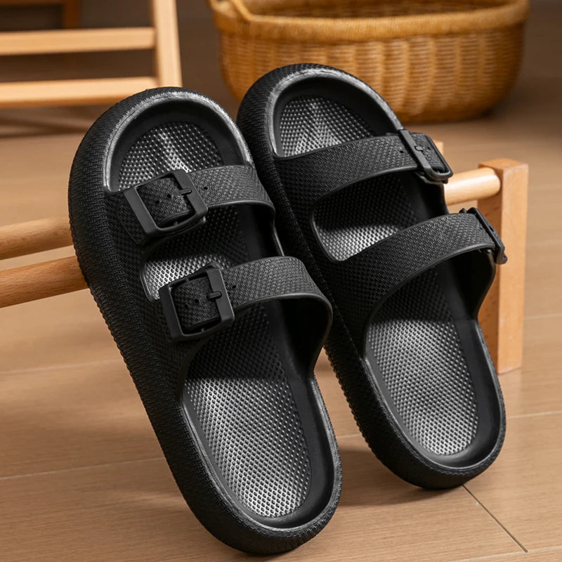 2025 Neue Herren-Outdoor-Mode-Sandalen mit dicker Sohle – Rutschfeste Dusch- und Badeschlappen, leichte, bequeme Hausschuhe