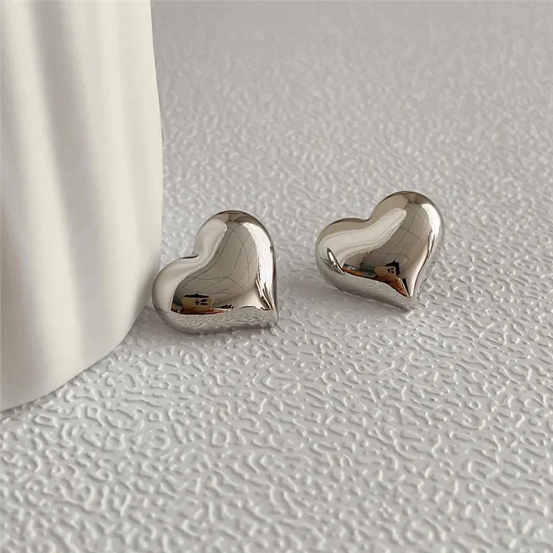Gold Farbe Glatte Oberfläche Liebe Herzförmige Ohrstecker Frauen Minimalistische Mode Mädchen Hochzeit Brautschmuck