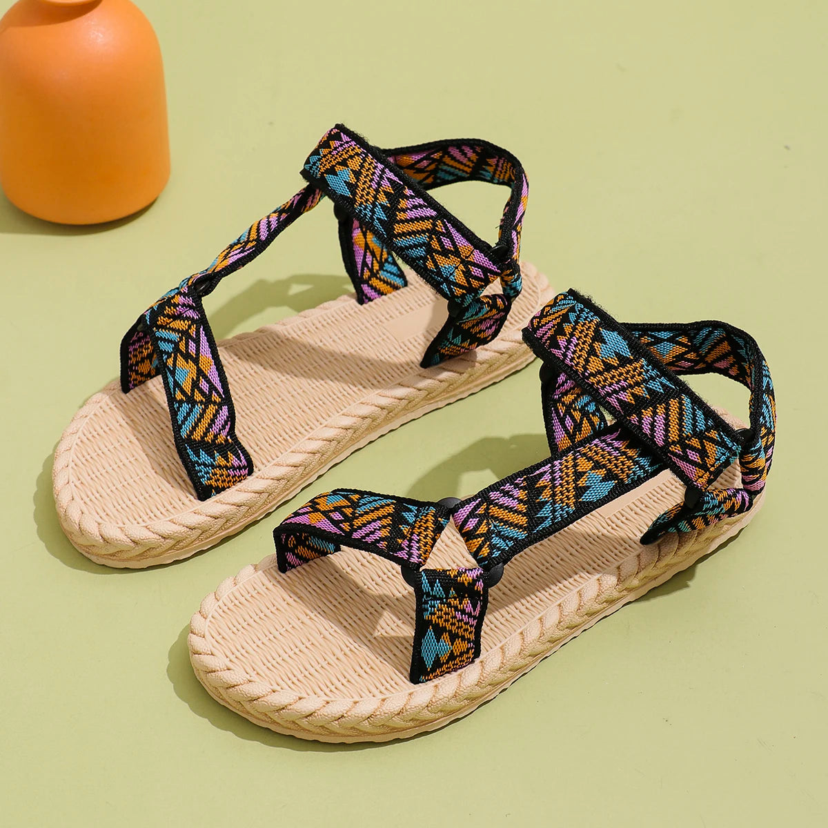 Damenmodetrend School Beach rutschfeste, flache Sandalen mit weicher Sohle und Klettverschluss