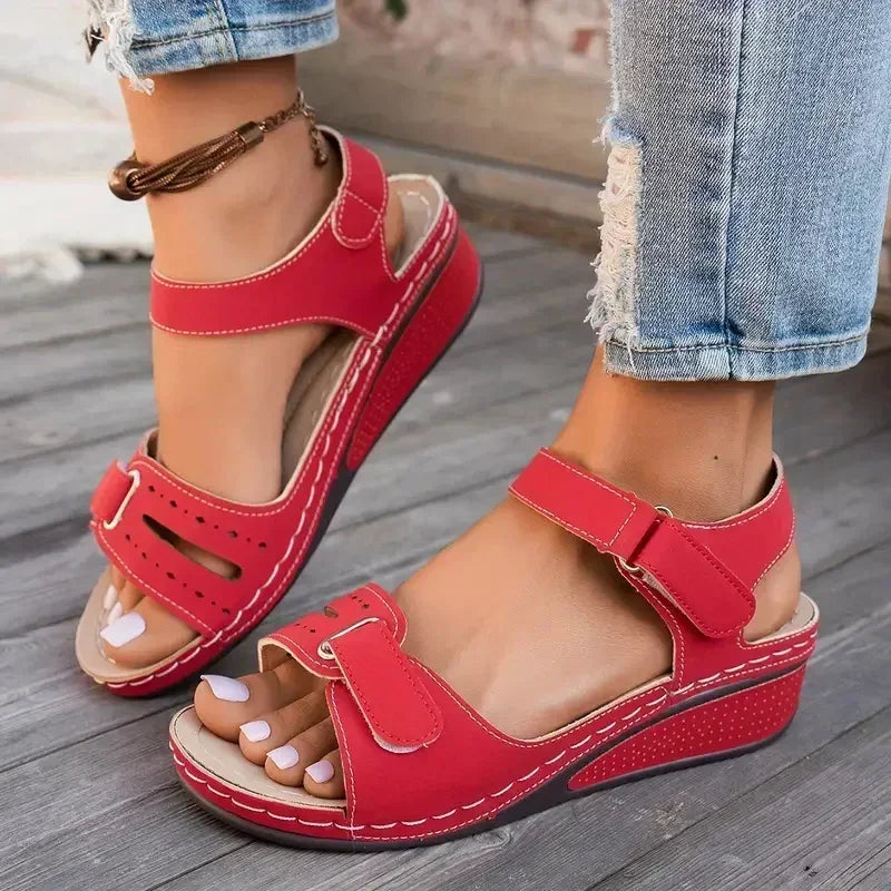 Damen Sandalen Sommer Neu Offene Zehen Mode Sandalen 2025 Neu Weiche Sexy Keilabsatz Schnalle Orthopädische Schuhe Damen Sandalias De Mujer