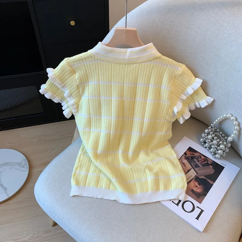 2026 Sommer Neue Damenmode Kontrastfarben Rüschen-Streifen Umlegekragen Kurzarm Strick-Top Lässiges Polohemd