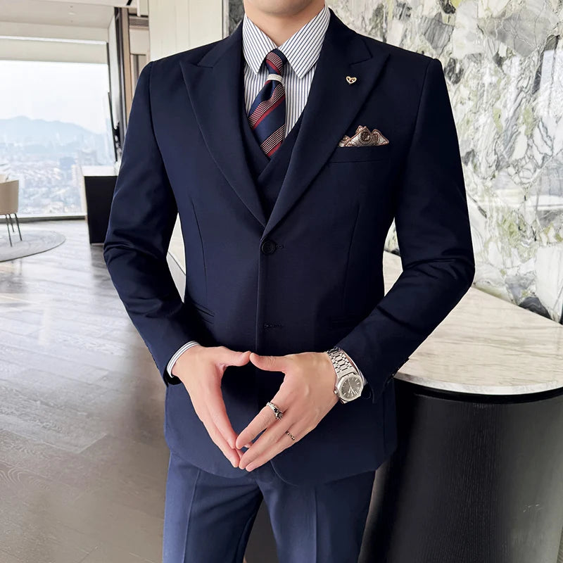 Slim-Fit Dreiteiliges Set im koreanischen Stil mit zwei Knöpfen für Trauzeugen, formelle Hochzeit, Business-Anzug, hübscher Bräutigam, Trauzeugenkleid, hoch