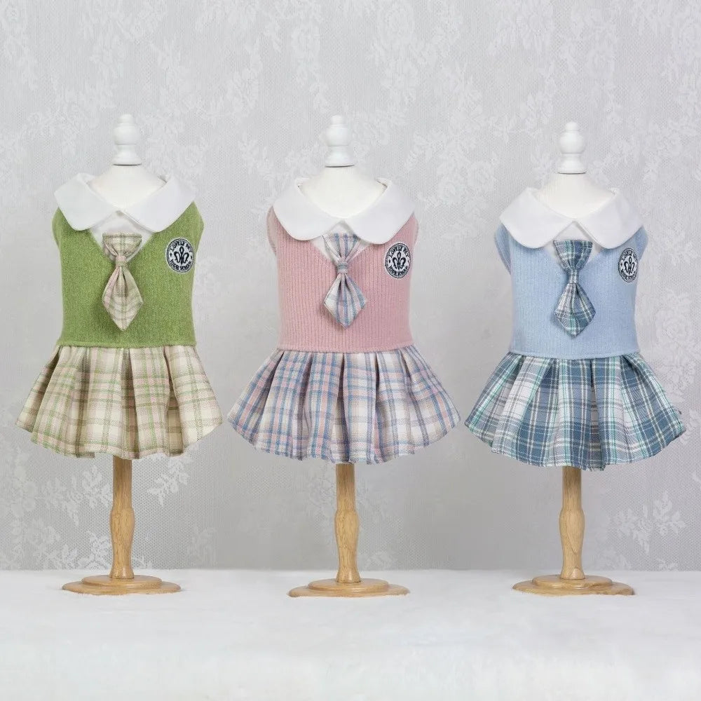 Britischer College-Stil Katzenhemd-Rock aus Polyester mit Fliege, Welpen-Karorock in Rosa, Blau, Grün, Bequeme Frühlings-Haustierkleidung