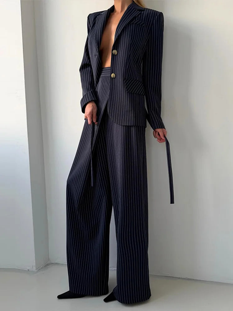 2026 Büro-Anzug mit Streifenmuster, Gürtel, Revers, Langarm-Einreiher-Mantel und Taschen, Weite Hose für Frühling und Herbst, Damen-Pendler-Outfit