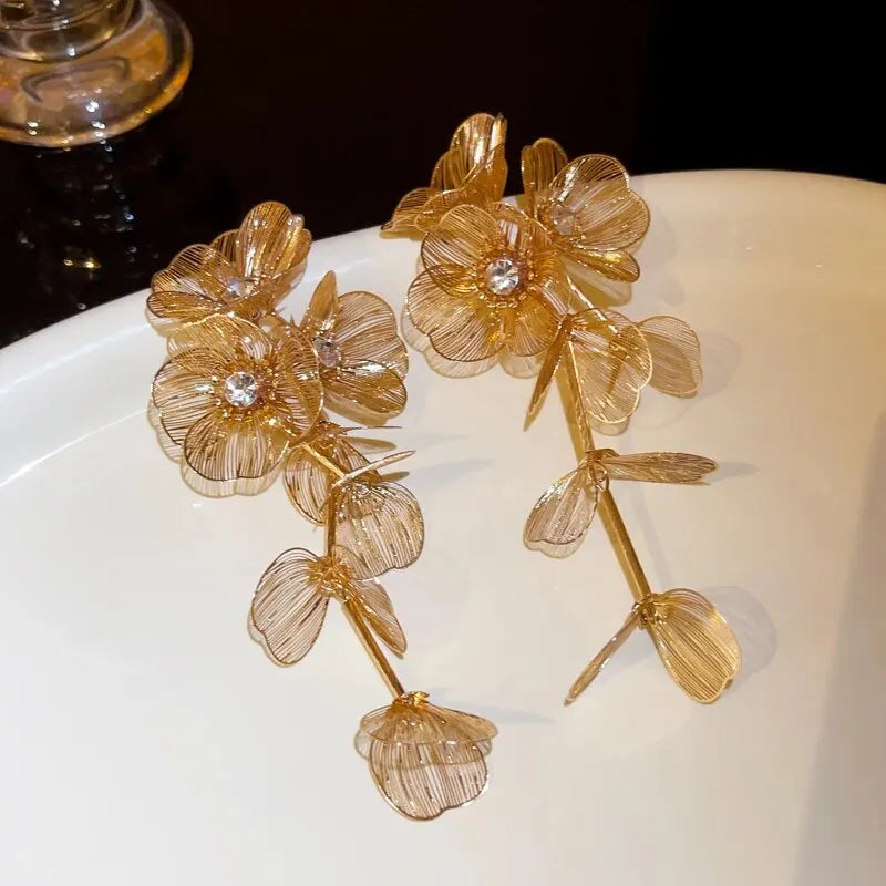 Vintage Goldfarbene Große Blumen-Ohrhänger für Damen Klassische Kristall-Metall Lange Ohrringe Statement Bohemian Ohrschmuck Geschenke K0