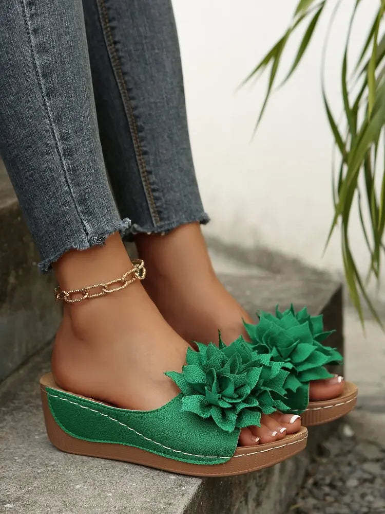 2026 Sommer Damen Grüne Blumen-Keilsandalen mit offener Zehenpartie, bequeme, atmungsaktive Freizeitschuhe für draußen, rutschfeste Sohle