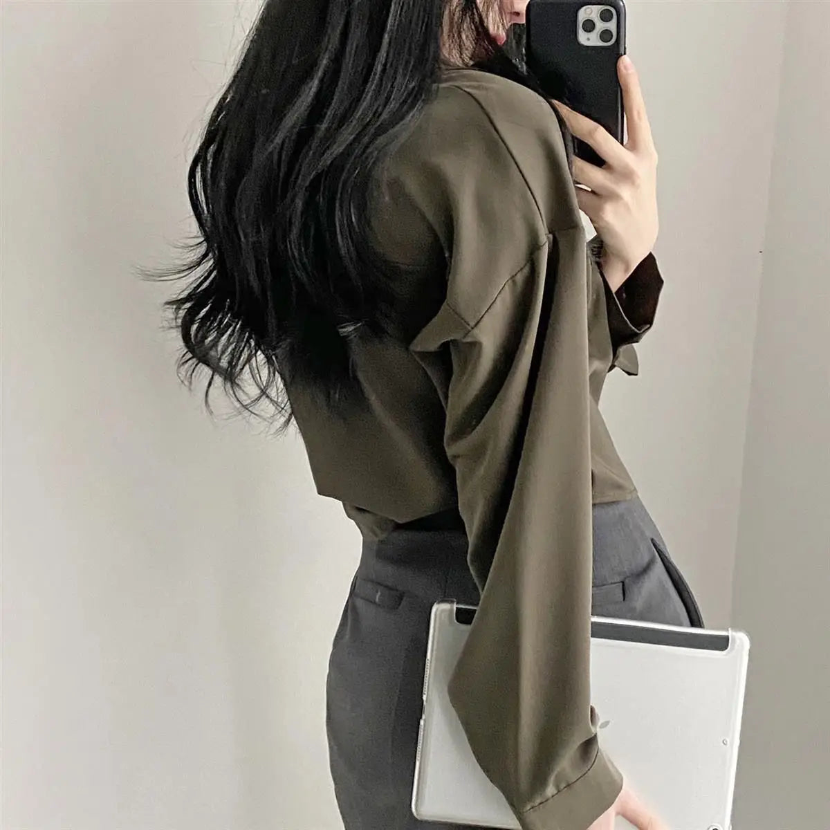 Übergroßes Seidenhemd für Damen Bürokleidung Satin-Bluse Dezenter Luxus-Top Locker Sitzende Knopfleiste Elegante Lässige Langarm-Blusen