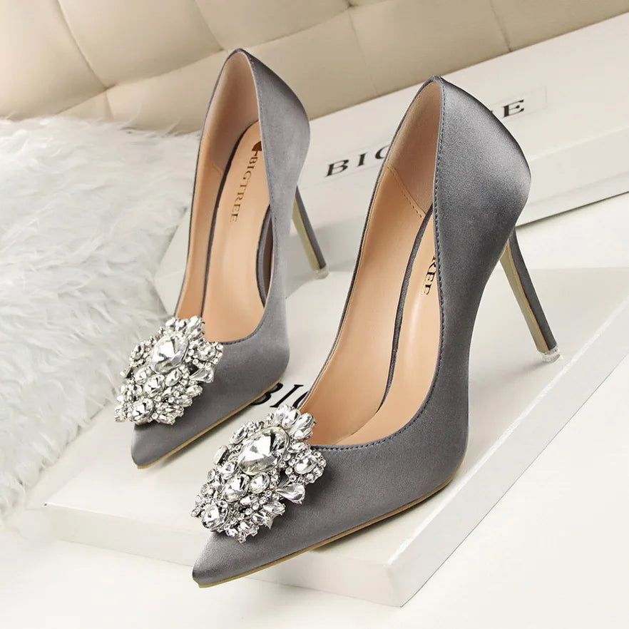Frauen Satin 10 cm High Heels Sexy Kristall Drag Queen Pumpen Weibliche Spitz Neue Grüne Formelle Anlässe Abend Bankett schuhe