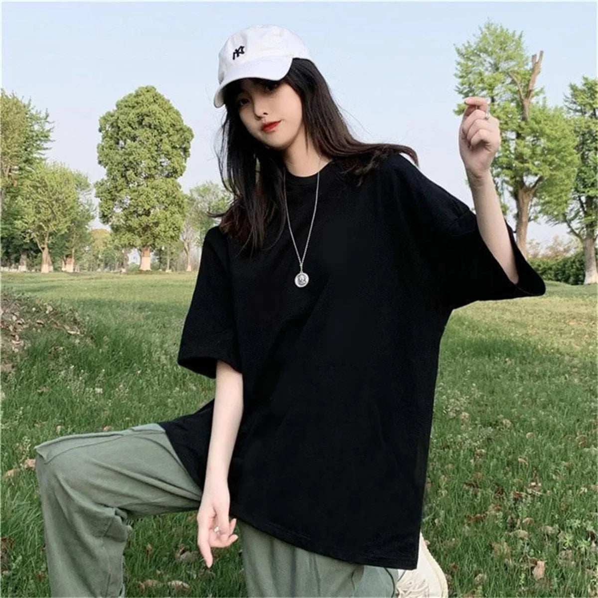 100% Polyester Mode solide kurz ärmel ige T-Shirt Frauen Frühling Sommer Rundhals ausschnitt gerade weiß schwarz Top für Frauen Mädchen