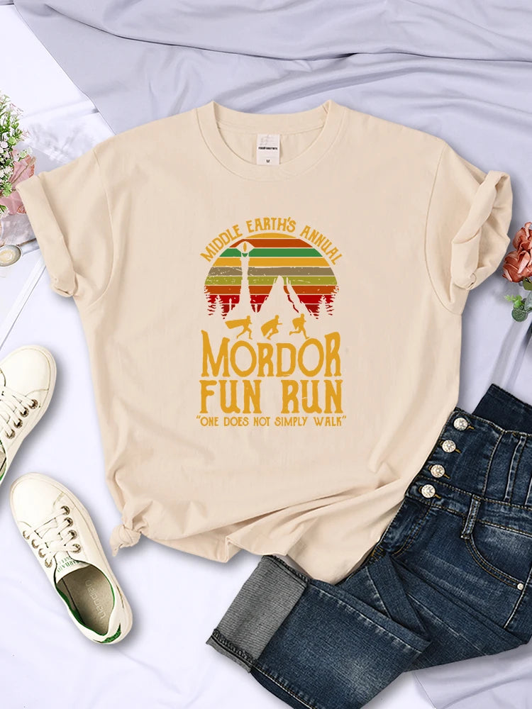 Mittlere Erde jährliche Mordor Fun Run T-Shirts Frauen Vintage lässig All-Mathe Tops atmungsaktive Mode Kurzarm Damen bekleidung