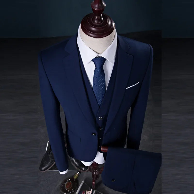 Slim Fit Dreiteiliges Herren-Hochzeitsanzug-Set Heißer Verkauf der Saison Neuer Stil Trauzeugen Kleiner Anzug Casual Business Formelle Kleidung M