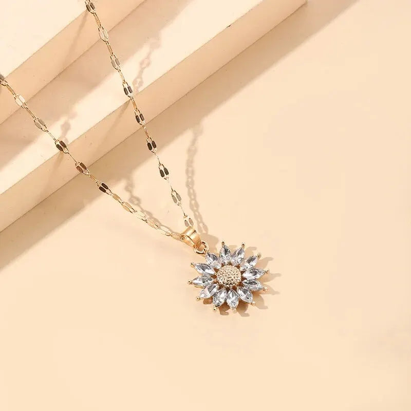 1PCS Gold-farbe Halskette Damen Licht Luxus Stil Blume Anhänger Intarsien Zirkonia Titan Stahl Kette Urlaub Schmuck