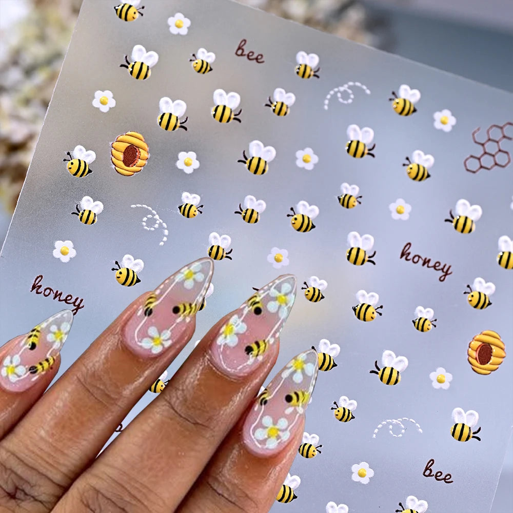 Neue 5D Süße Marienkäfer-Blumen-Nagelaufkleber Geprägte Kawaii Biene Gänseblümchen Kirschblüten Nagelsticker DIY Frühling Insekten Nagelkunst Deko
