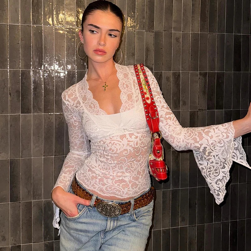 Dulzura V-Ausschnitt, langer Schlitz, ausgestellte Ärmel, Spitzen-T-Shirt, durchsichtig, sexy Crop-Top, Party, Clubwear, Herbst und Winter, Y2K