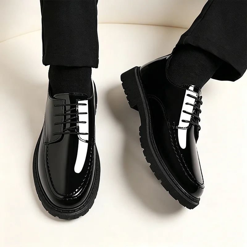 Herren Schnürschuhe im Brogue-Stil mit dicker Plateausohle, formelle Schuhe für Büro, Hochzeit, Alltag und besondere Anlässe.