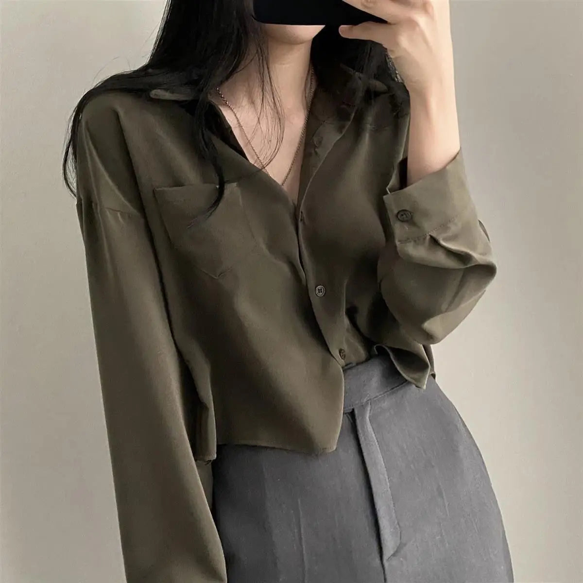 Übergroßes Seidenhemd für Damen Bürokleidung Satin-Bluse Dezenter Luxus-Top Locker Sitzende Knopfleiste Elegante Lässige Langarm-Blusen