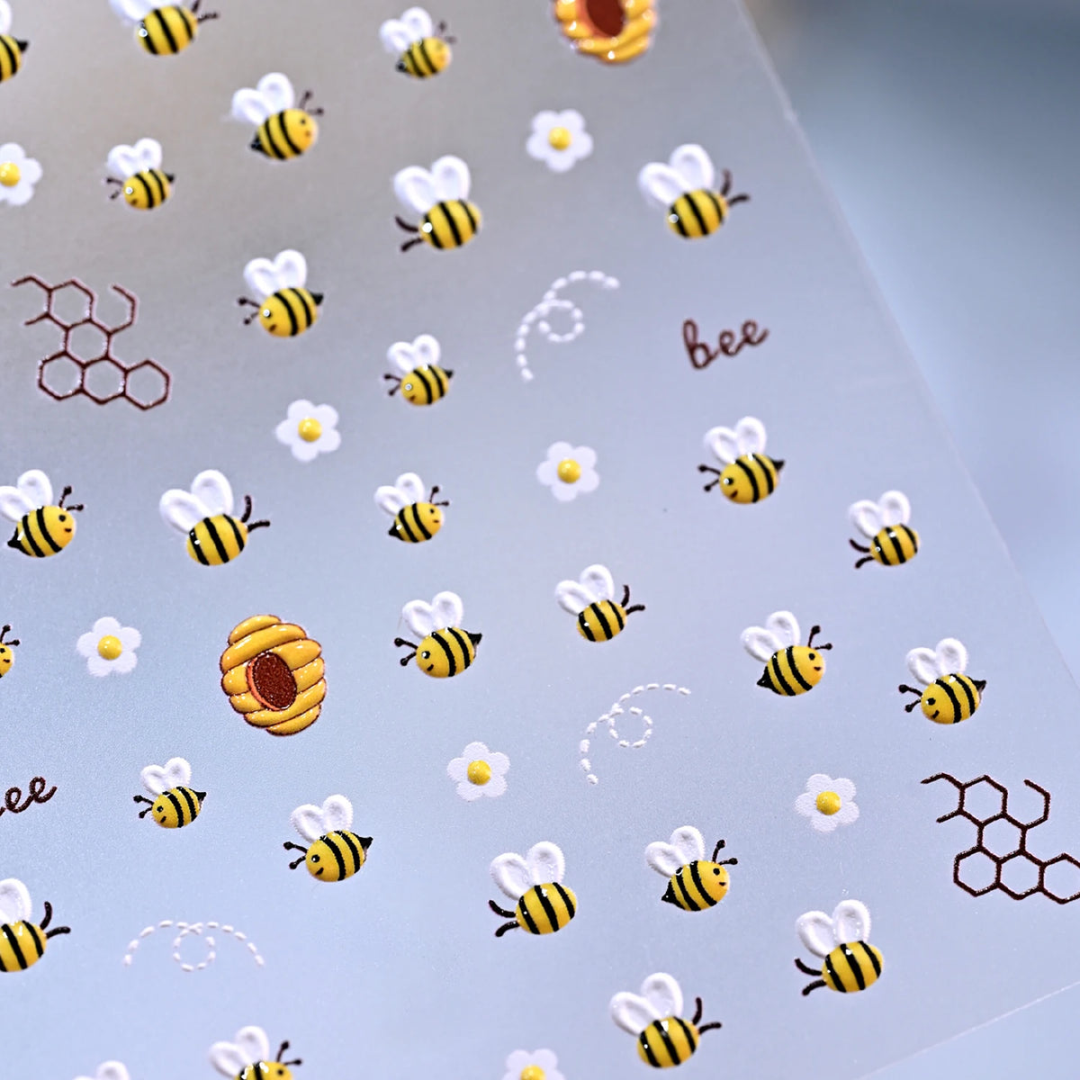 1 Stück Niedlicher Bienen-Frangipani-Blumen-Nagelaufkleber 5D Geprägte Fünfblättrige Blüte Marienkäfer Biene Insekten-Nagelsticker Sommer-Nagelaufkleber