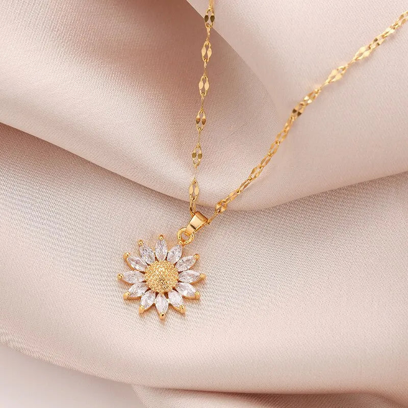 1PCS Gold-farbe Halskette Damen Licht Luxus Stil Blume Anhänger Intarsien Zirkonia Titan Stahl Kette Urlaub Schmuck