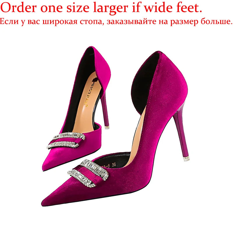 Frauen Luxus Kristall 7 cm 10,5 cm High Heels Stiletto Scarpins Weibliche Elegante Valentine Pumpen Dame Samt Party Low Heels schuhe