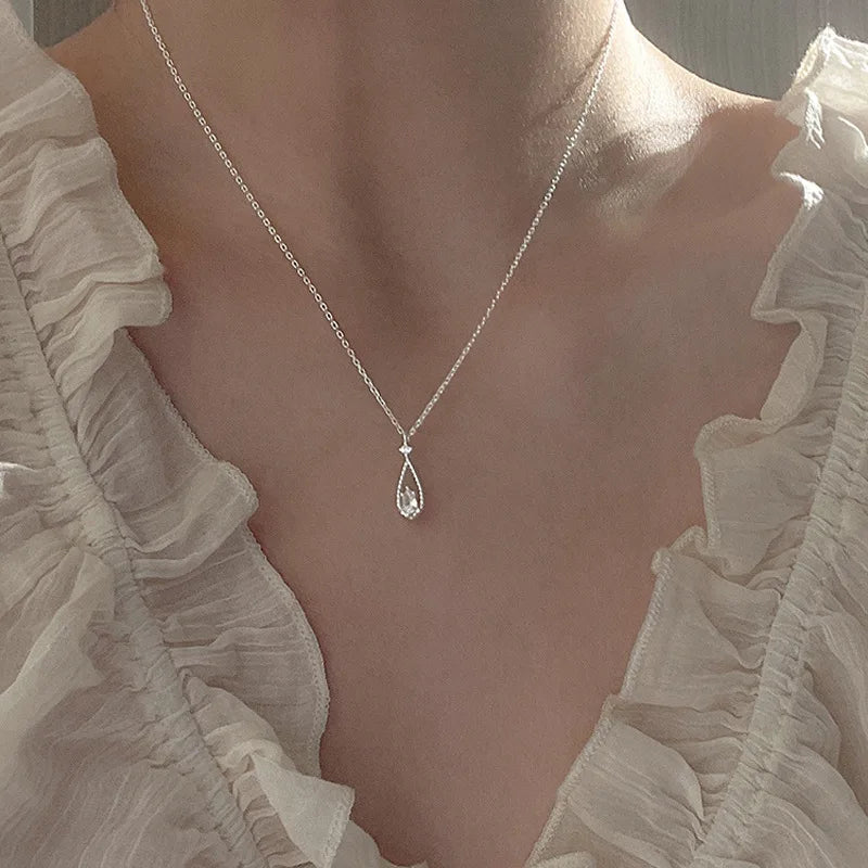 Trendy Zirkon Teardrop Anhänger Halskette für Frauen Strass Schmetterling Choker Kette Hochzeit Party Weihnachten Schmuck Geschenk