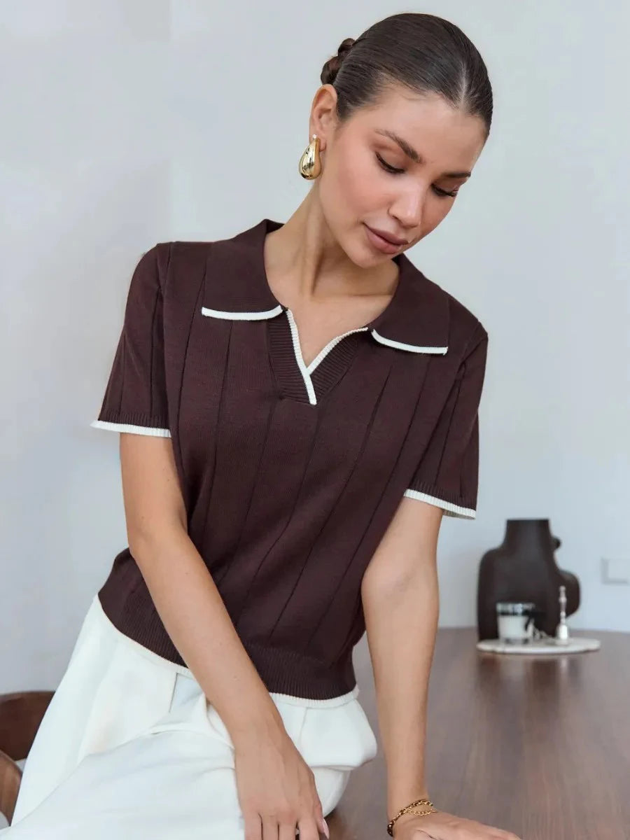 Braunes Kontrast-Poloshirt mit Weißer Einfassung für Damen Kurzarm V-Ausschnitt Slim Fit Lässige Strickware