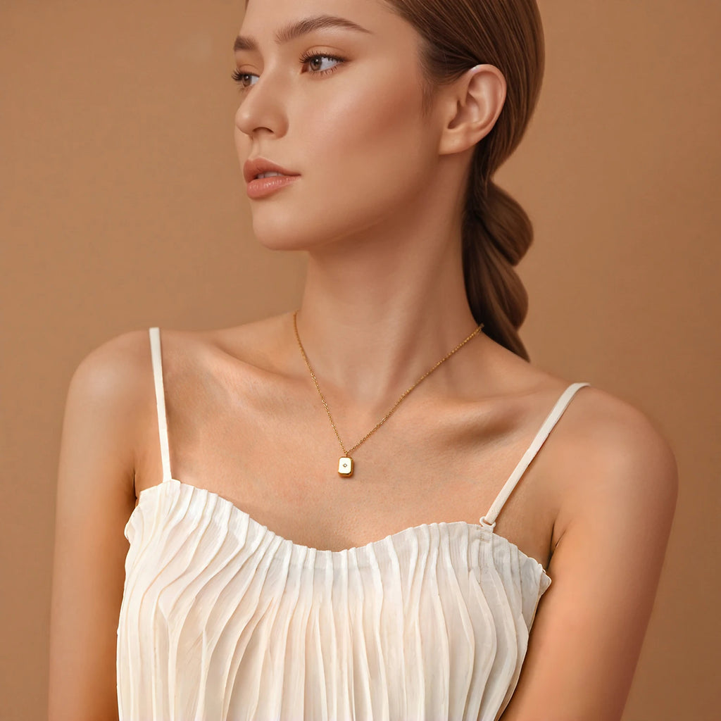 Exquisite Briolette- und quadratische Anhänger-Halskette für Damen |   Hypoallergene, 18 Karat vergoldete Kette aus poliertem Edelstahl