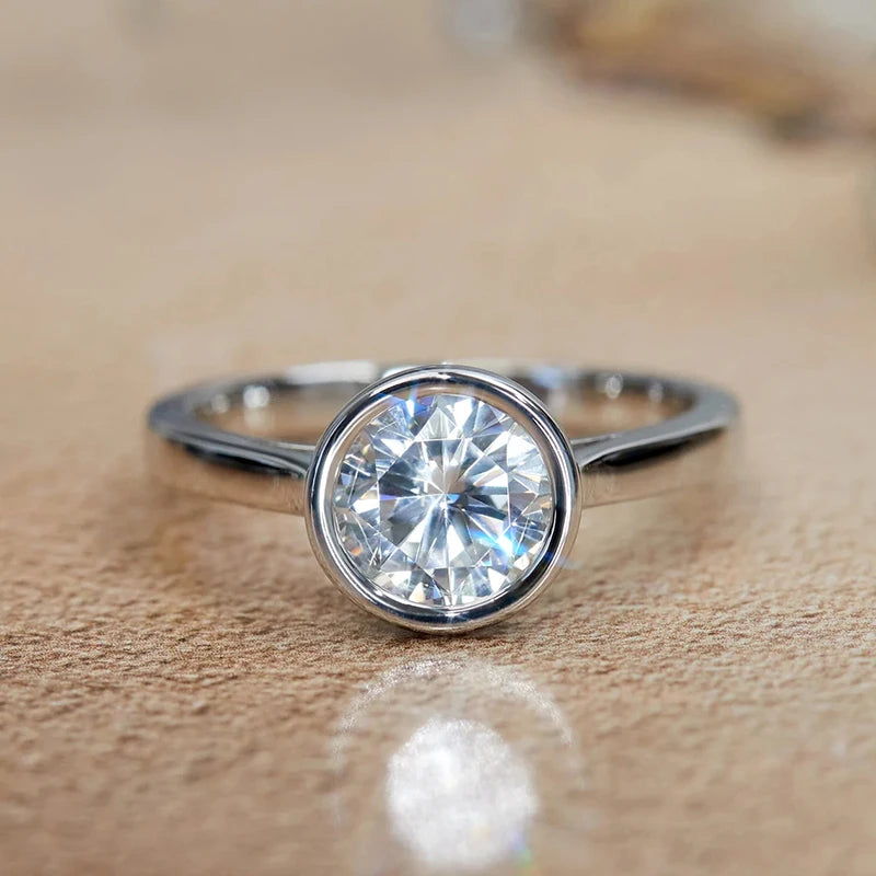 Huitan einfache runde weiße cz Ringe für Frauen Ewigkeit Hochzeit Verlobung bänder Zubehör Temperament eleganten weiblichen Schmuck