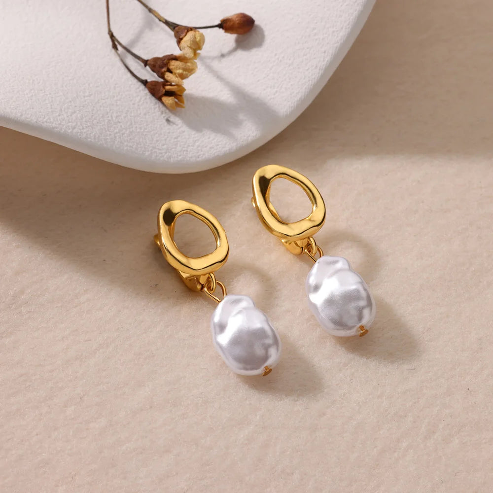 Klassische Imitation Perle Edelstahl Durchbohrte Ohrringe für Frauen Vergoldet Blatt Zirkonia Schmuck Retro Schmuck Kostenloser Versand