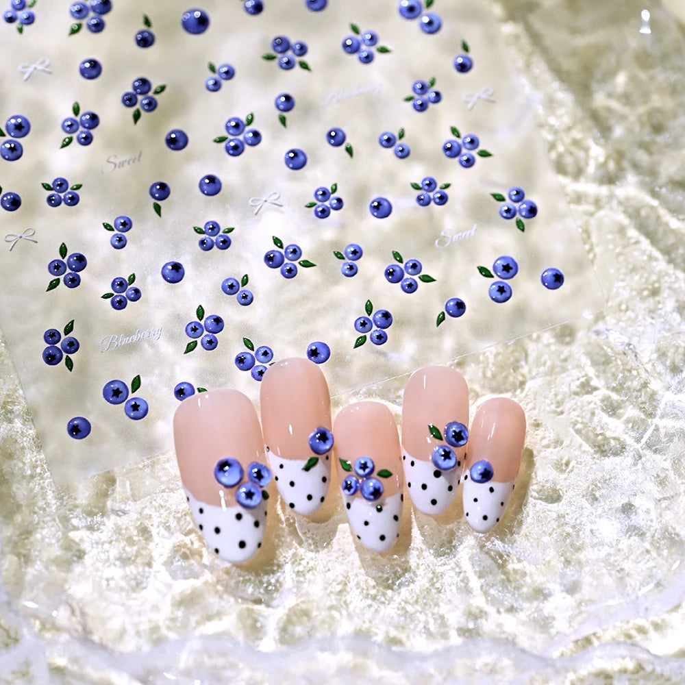 1 Stück Neuer Niedlicher Blaubeer-Frucht-Nagelaufkleber 5D Geprägte Polka Dot Französische Blaubeer-Sommer-Nageldekoration DIY Maniküre-Abziehbilder