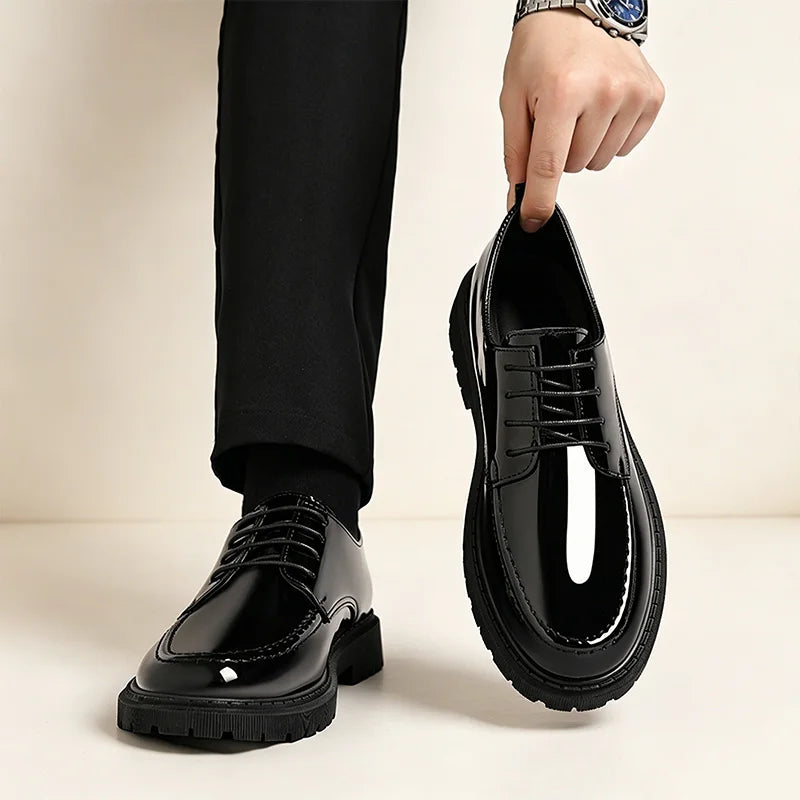 Herren Schnürschuhe im Brogue-Stil mit dicker Plateausohle, formelle Schuhe für Büro, Hochzeit, Alltag und besondere Anlässe.