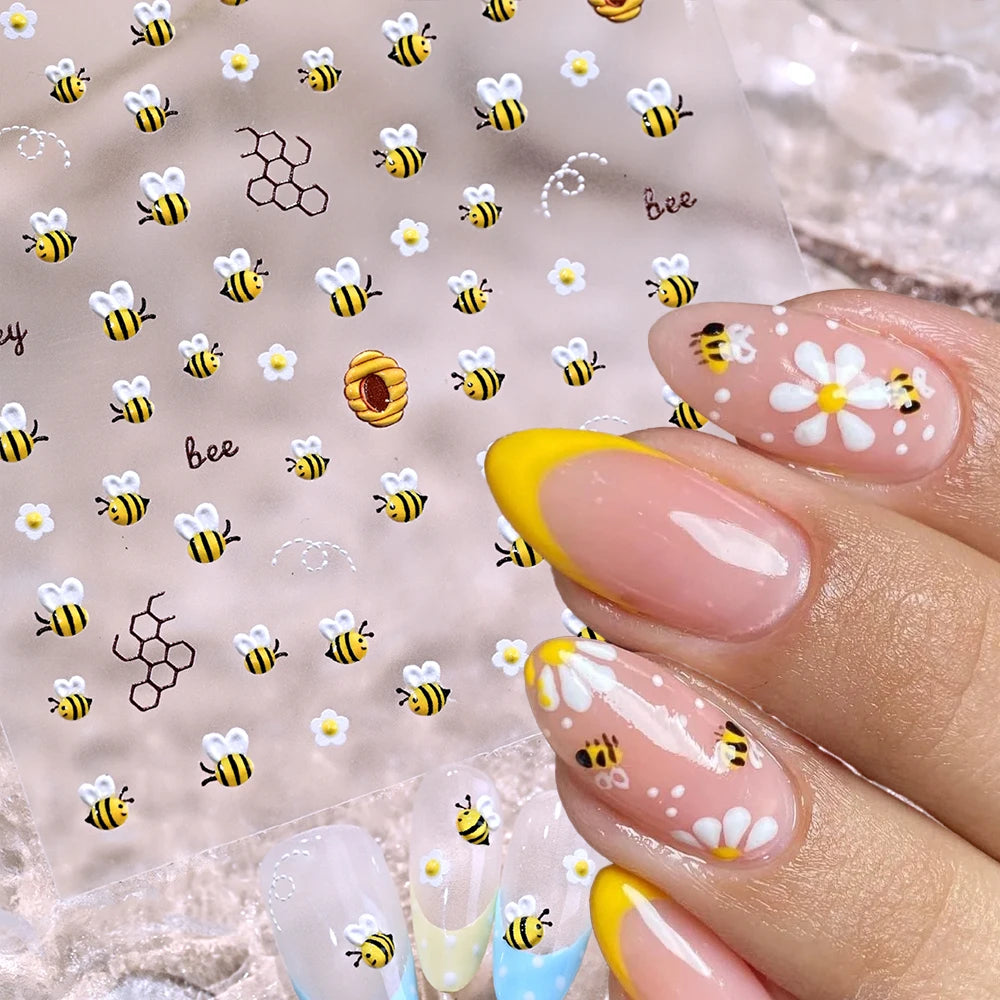 1 Stück Niedlicher Bienen-Frangipani-Blumen-Nagelaufkleber 5D Geprägte Fünfblättrige Blüte Marienkäfer Biene Insekten-Nagelsticker Sommer-Nagelaufkleber
