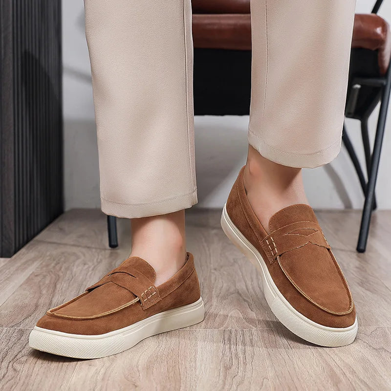 Neue Mode männer Bord Schuhe Bequeme Atmungsaktive loafer Vielseitig Dicken sohlen männlichen Casual Einzelnen Schuhe