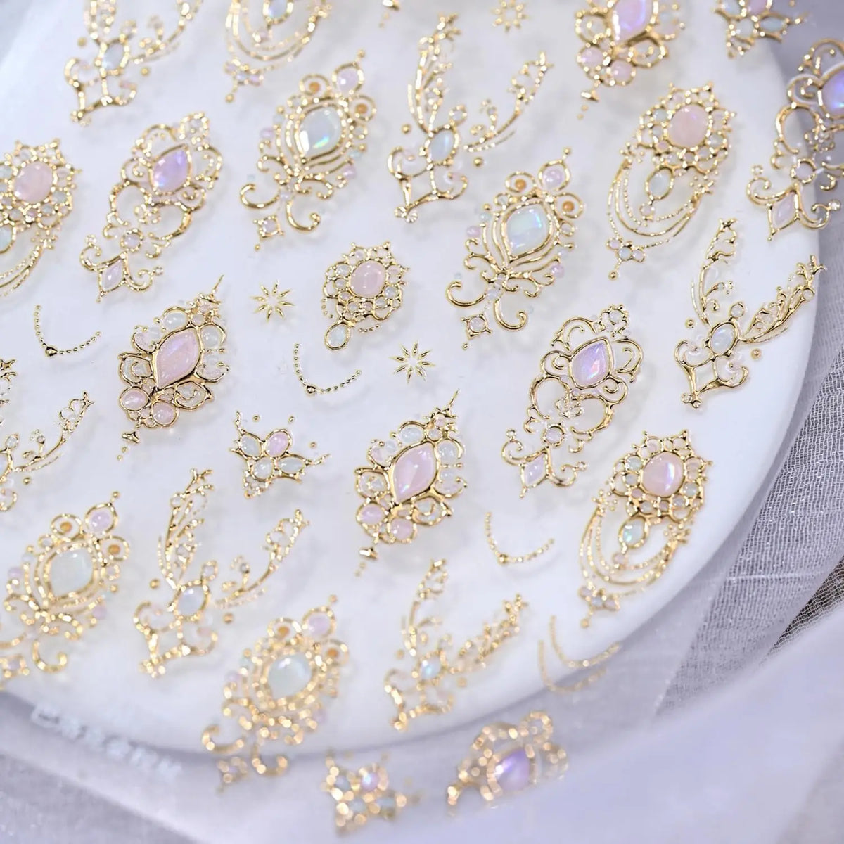 5D Luxus Gold Zepter Nail Art Aufkleber Wunderschöner Edelstein Elegantes höfischer Muster Deca Halskette Rahmen Selbstklebender Nagelaufkleber