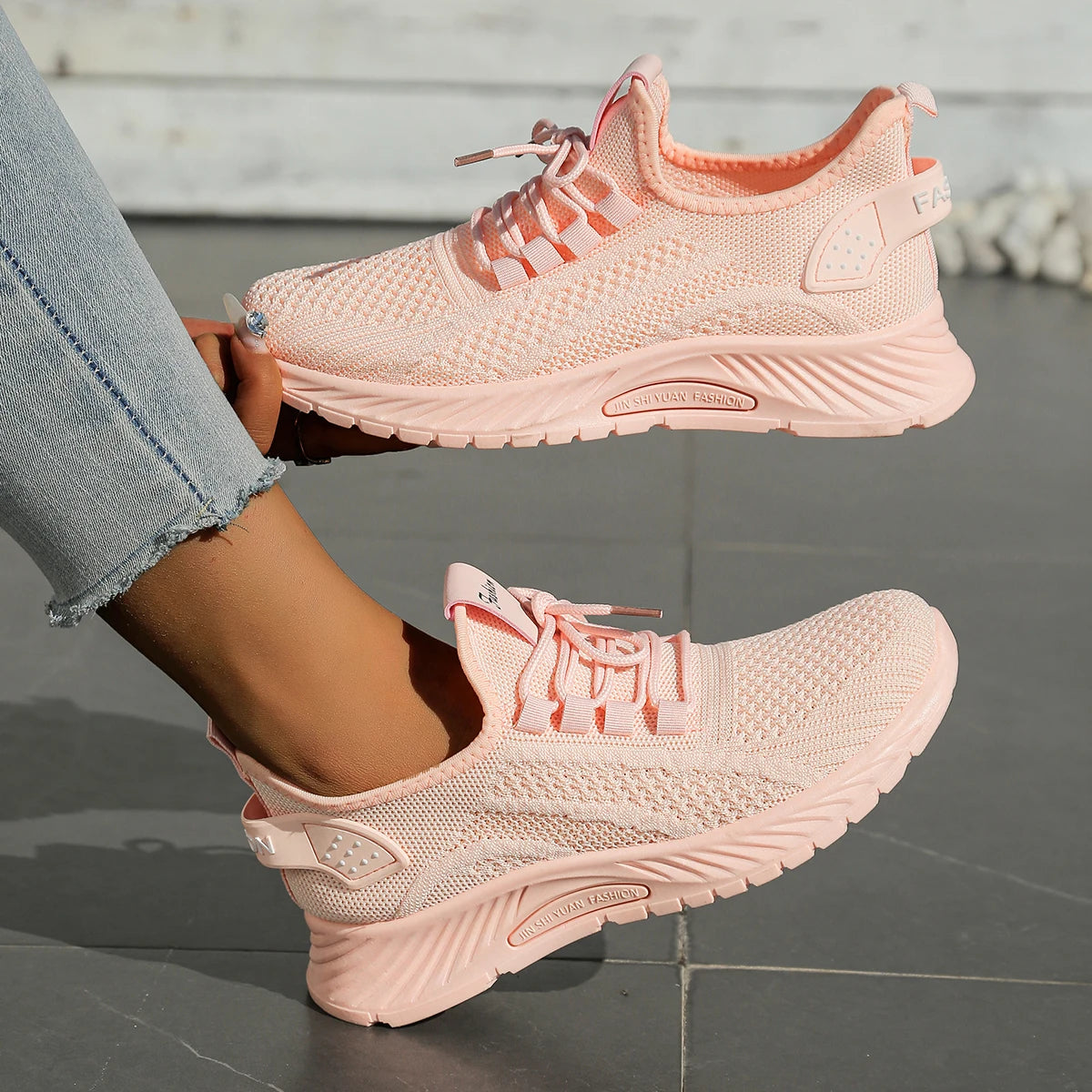 Sommer-Bestseller bei Damenschuhen: Die atmungsaktiven Feizhi Damen-Sportschuhe mit weicher Sohle verwandeln sich in lässige Sportschuhe
