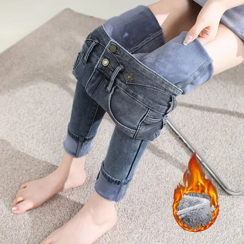 Winter Dame Plüsch Thermische Schmale Gerade Bein Jeans Mädchen Schnee Warme Casual Denim Hosen Frauen Klassische Koreanische Fleece Hosen