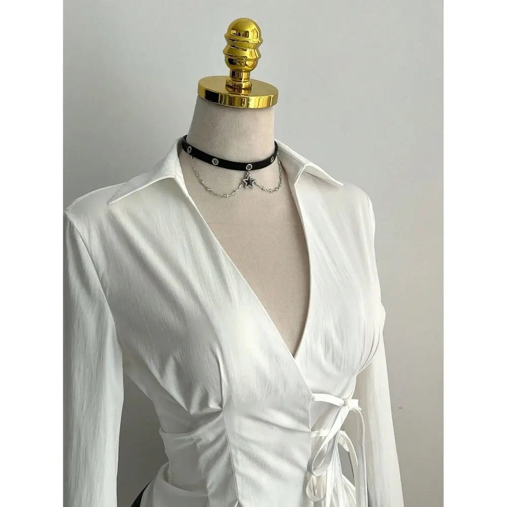 Trendige, schmal geschnittene Damen-Langarmbluse mit tailliertem Schnitt, eleganter V-Ausschnitt, einzigartige Harajuku-Blusen für Frauen für ein Date.