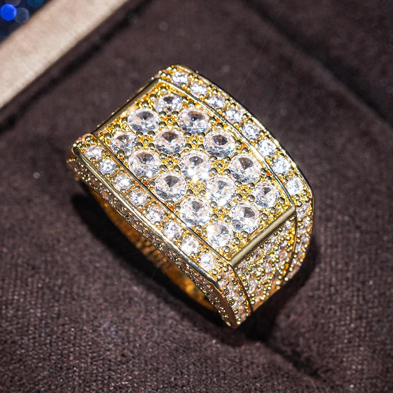 Huitan Trendy Luxus Breite Fingerringe für Frauen Swanking Attraktive Gold Farbe Party Schmuck Brillante Zirkonia Zubehör
