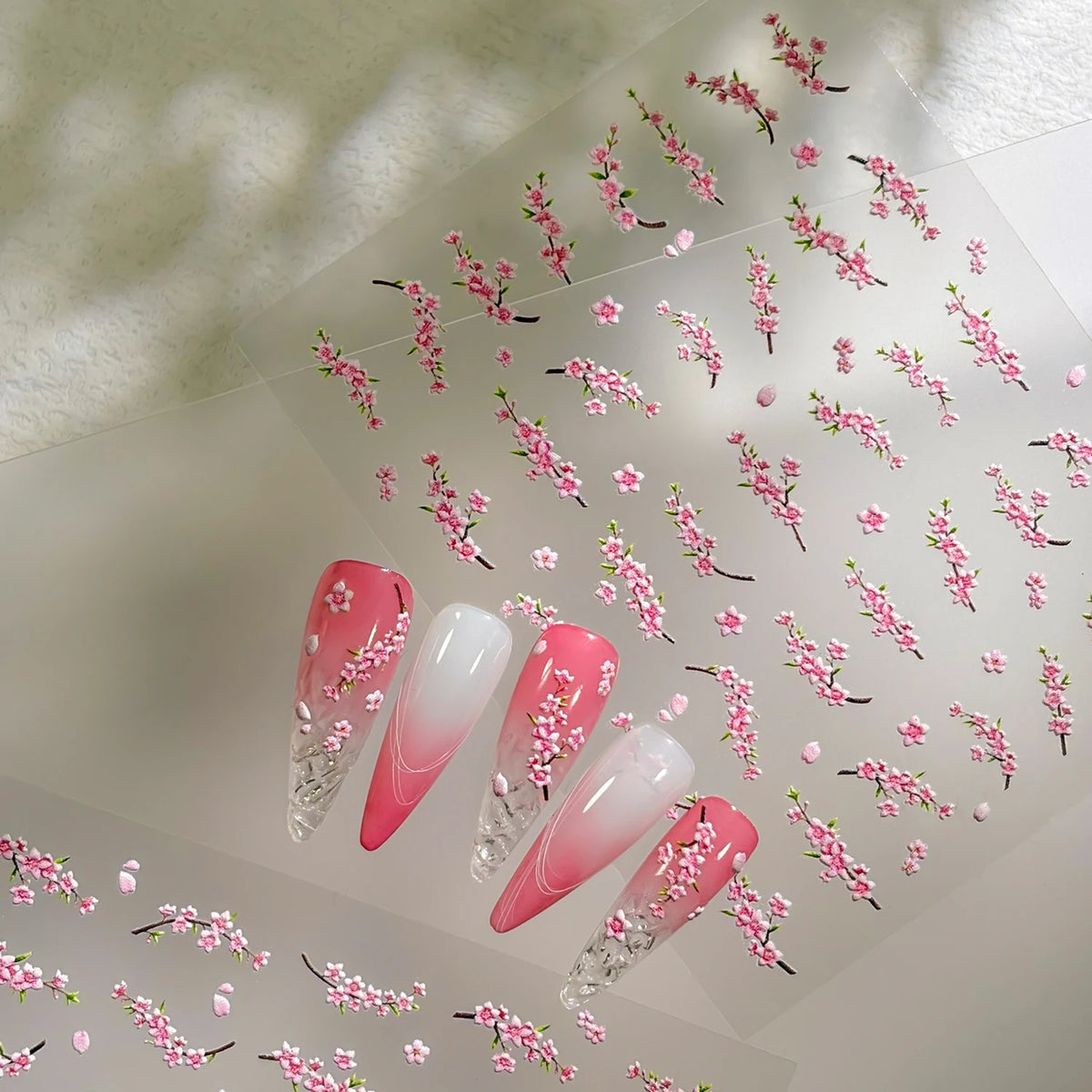 1 Stück Pfirsichblüten-Nagelkunst-Aufkleber, 5D geprägte japanische rosa Kirschblüten-Klebe-Nagelsticker, Frühlings-Blumen-Nageldekor