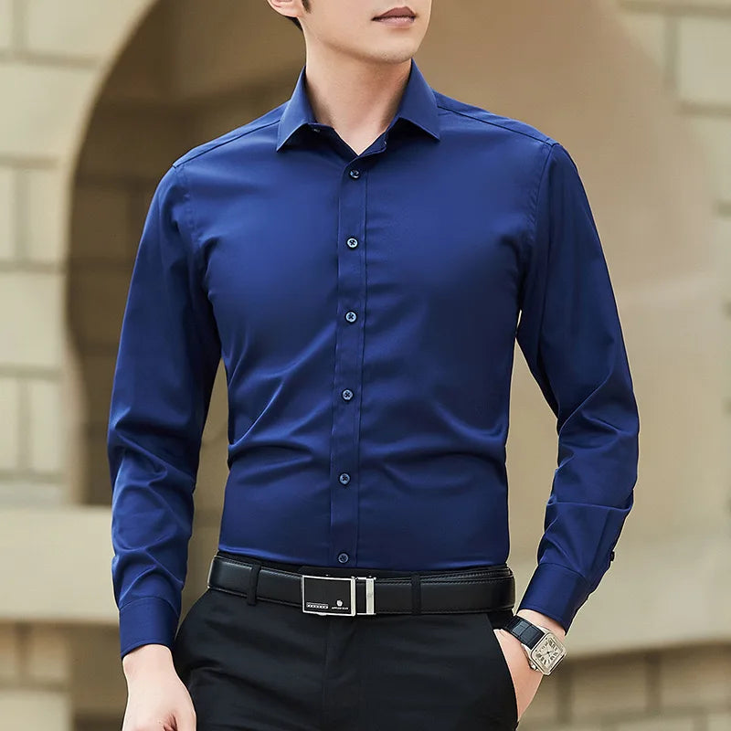 Einfarbiges Business-Casual-Formelles Hemd für Herren. Modisches, klassisches, schlankes, einfarbiges Langarmhemd, kein Bügeln, soziale Qualität