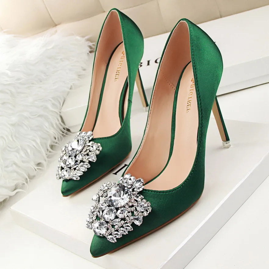 Frauen Satin 10 cm High Heels Sexy Kristall Drag Queen Pumpen Weibliche Spitz Neue Grüne Formelle Anlässe Abend Bankett schuhe