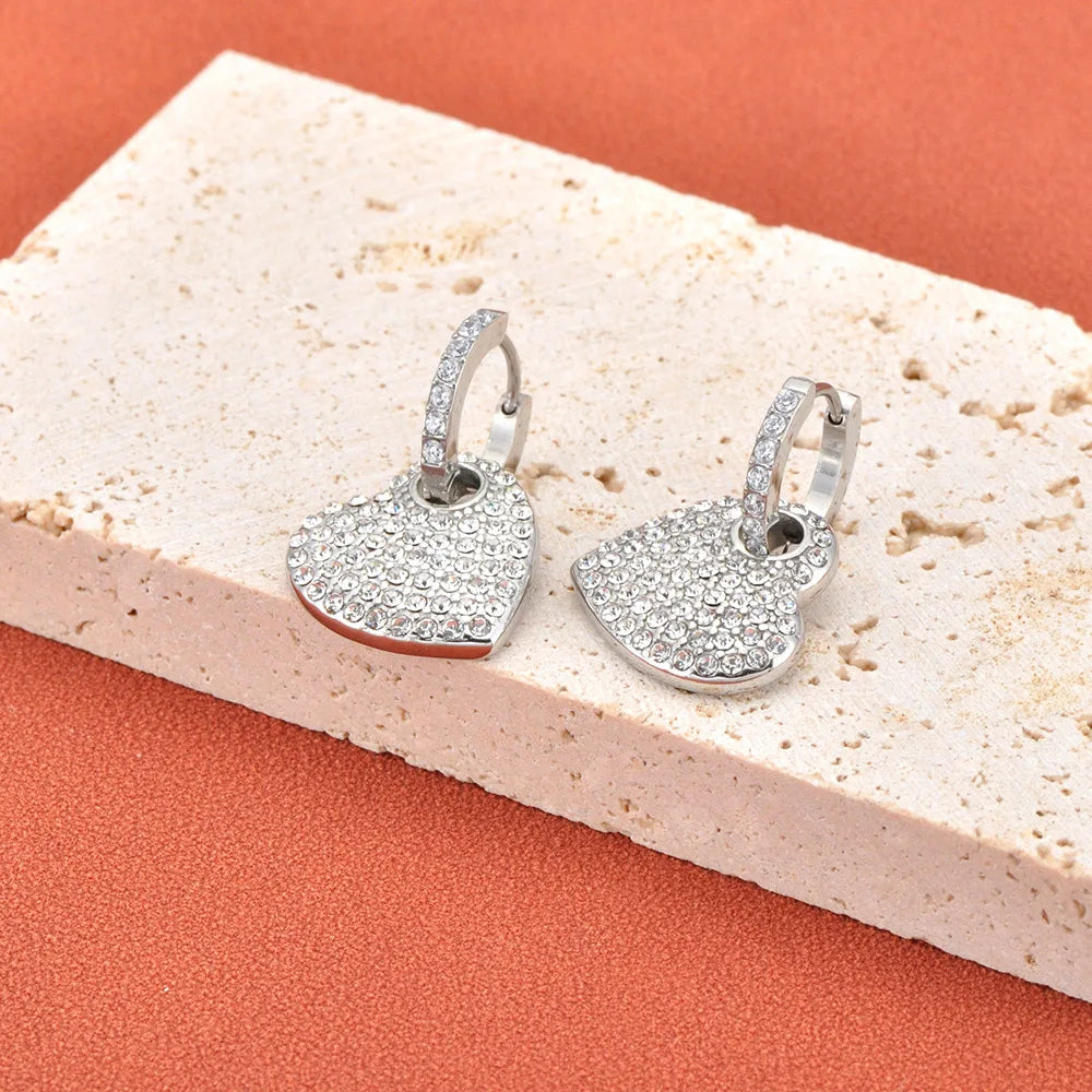 JeeMango Luxuriöse romantische Liebes-Herz-Creolen für Damen, Edelstahl, Zinkon-Kristall, Hochzeit, Brautohrringe, Schmuck E26036